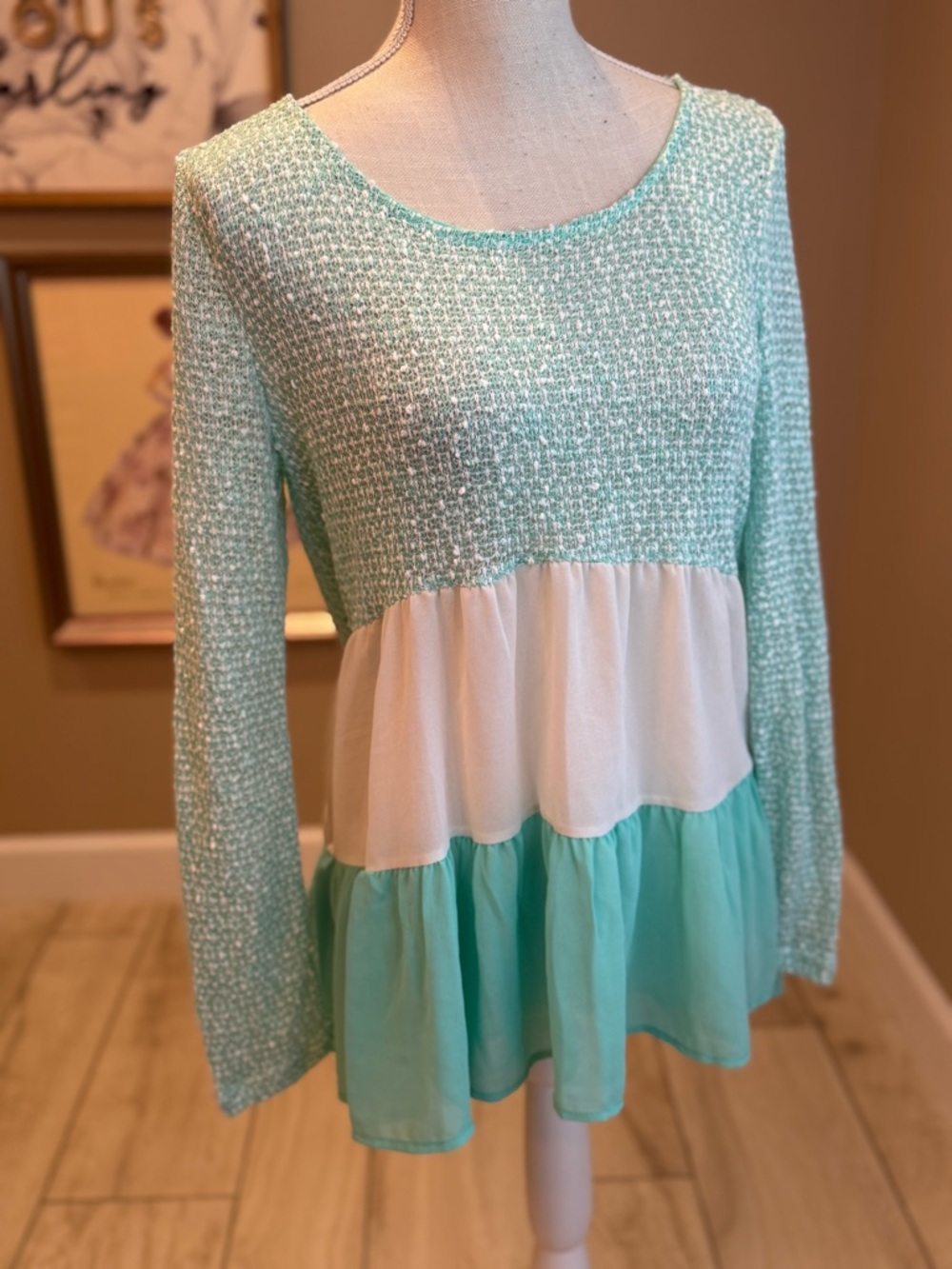 ENTRO Mint Green and White Tiered Knit Peplum Top
